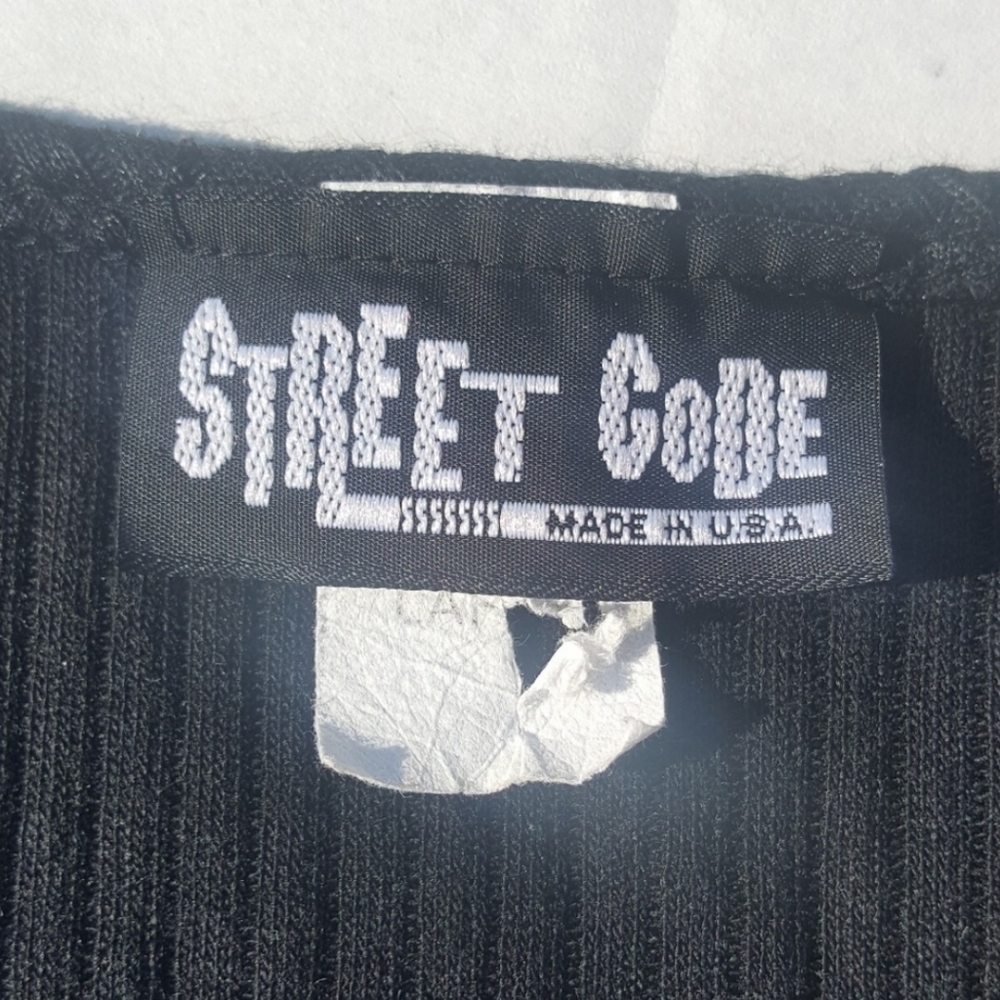 Street Code Cropped Sweater Tank - Picture 3 of 4